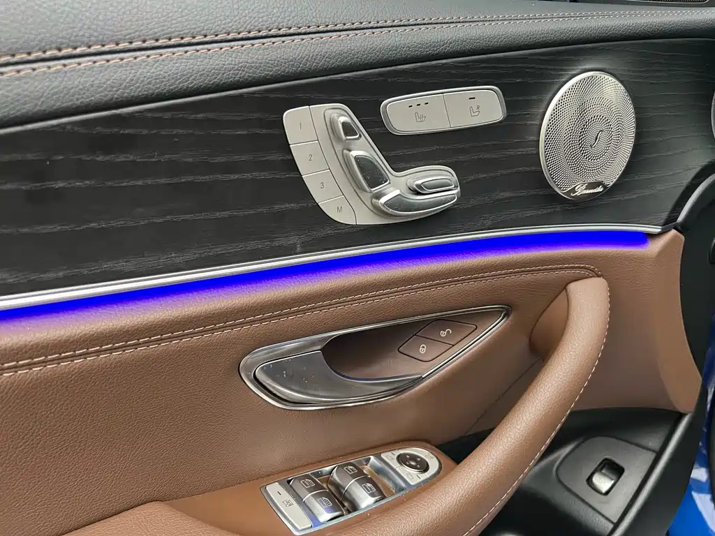 Mercedes-Benz E-Class 2023 — фото 25