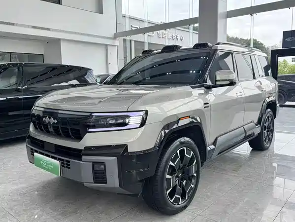 Fangchengbao Leopard 8 2025