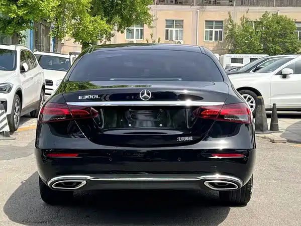 Mercedes-Benz E-Class 2022