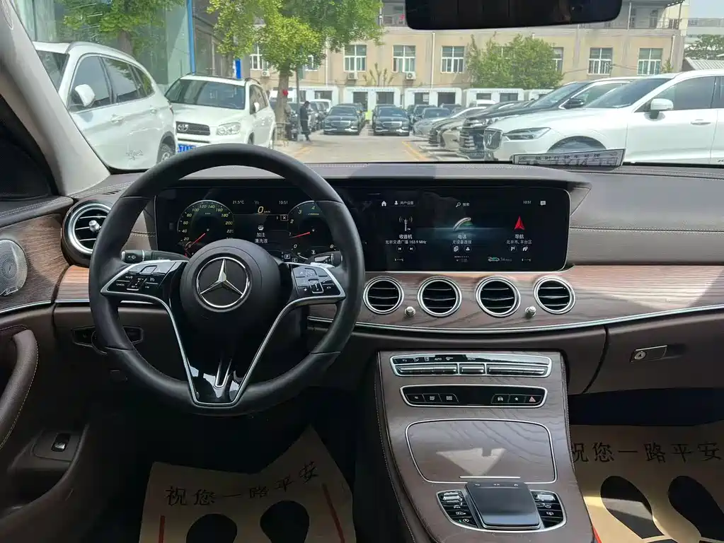 Mercedes-Benz E-Class 2022 — фото 27