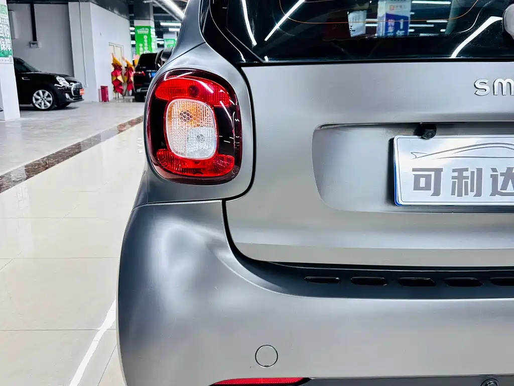 smart Fortwo 2017 — фото 11