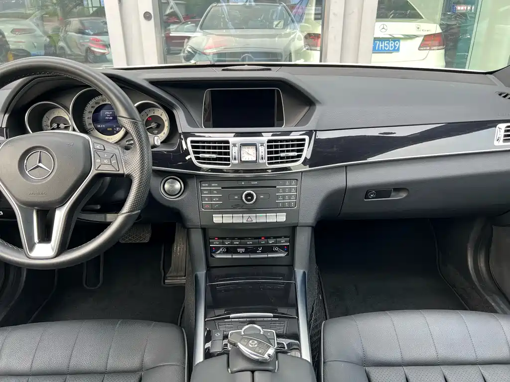 Mercedes-Benz E-Class 2016 — фото 22
