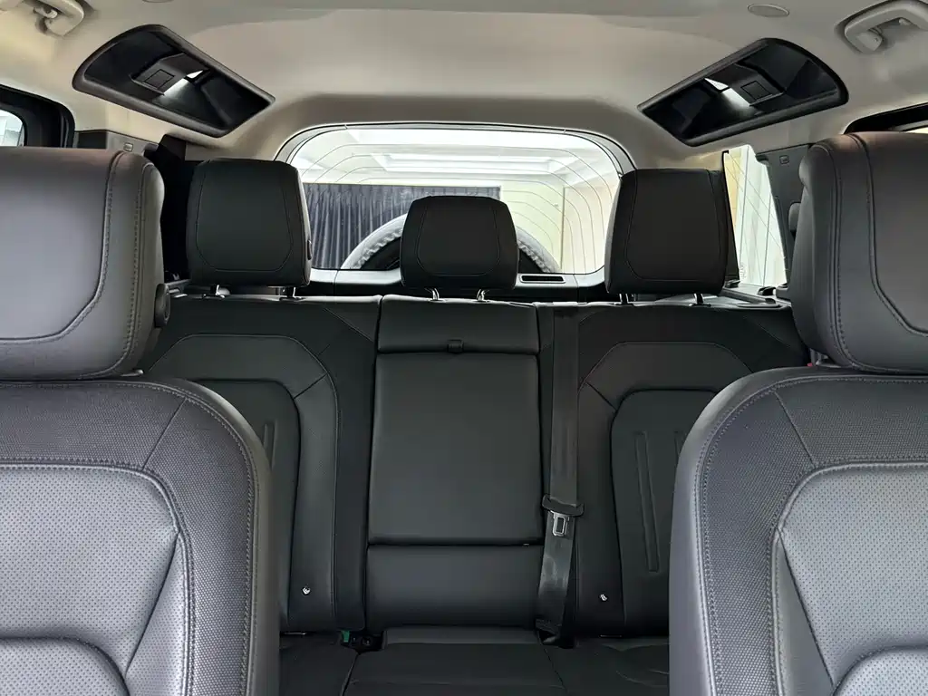 Land Rover Defender 2022 — фото 35