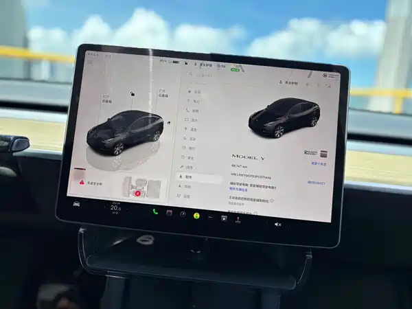 Tesla Model Y 2023