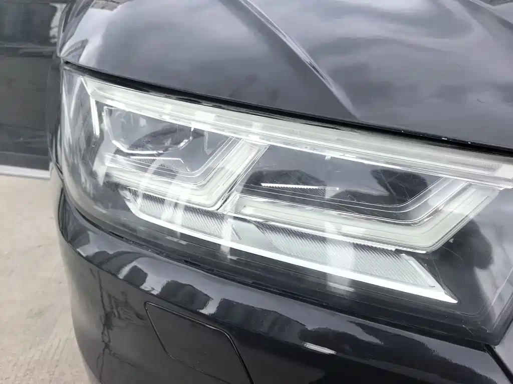 Audi Q5L 2018 — фото 22