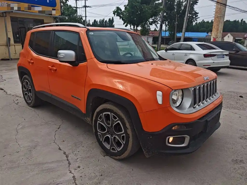 Jeep Renegade 2016 — фото 4