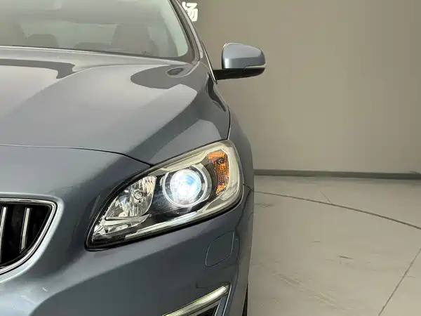 Volvo S60 2019