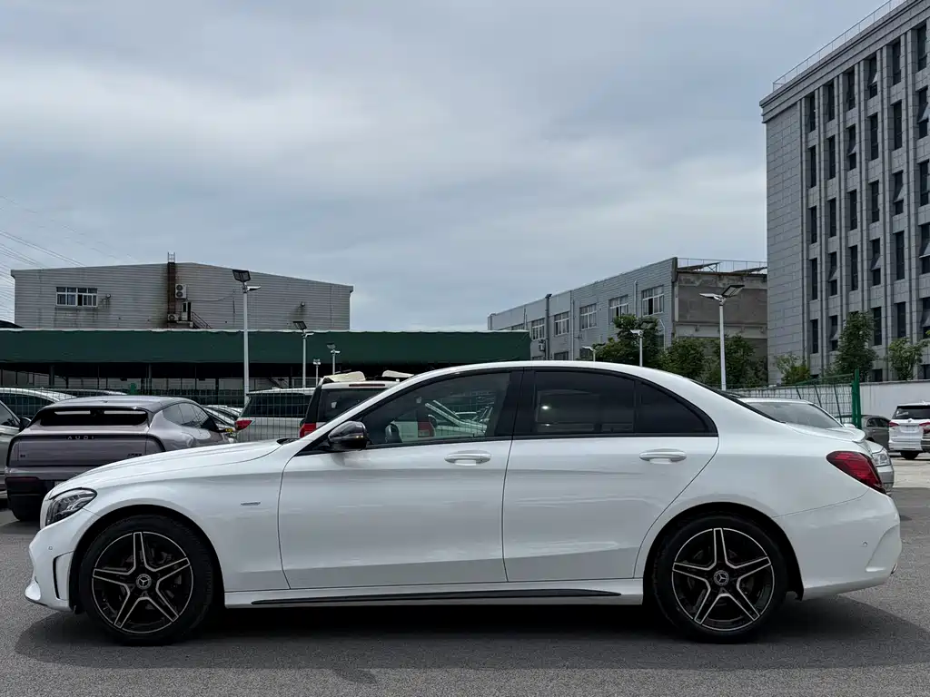 Mercedes-Benz C-Class 2021 — фото 15