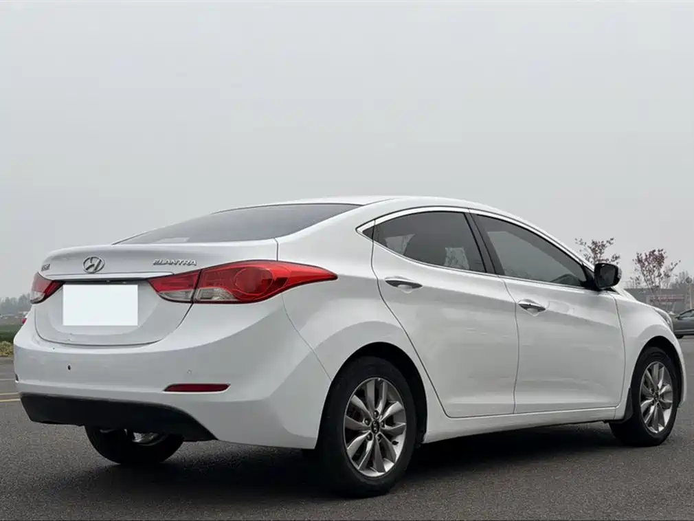 Hyundai Elantra Langdong 2016 — фото 23