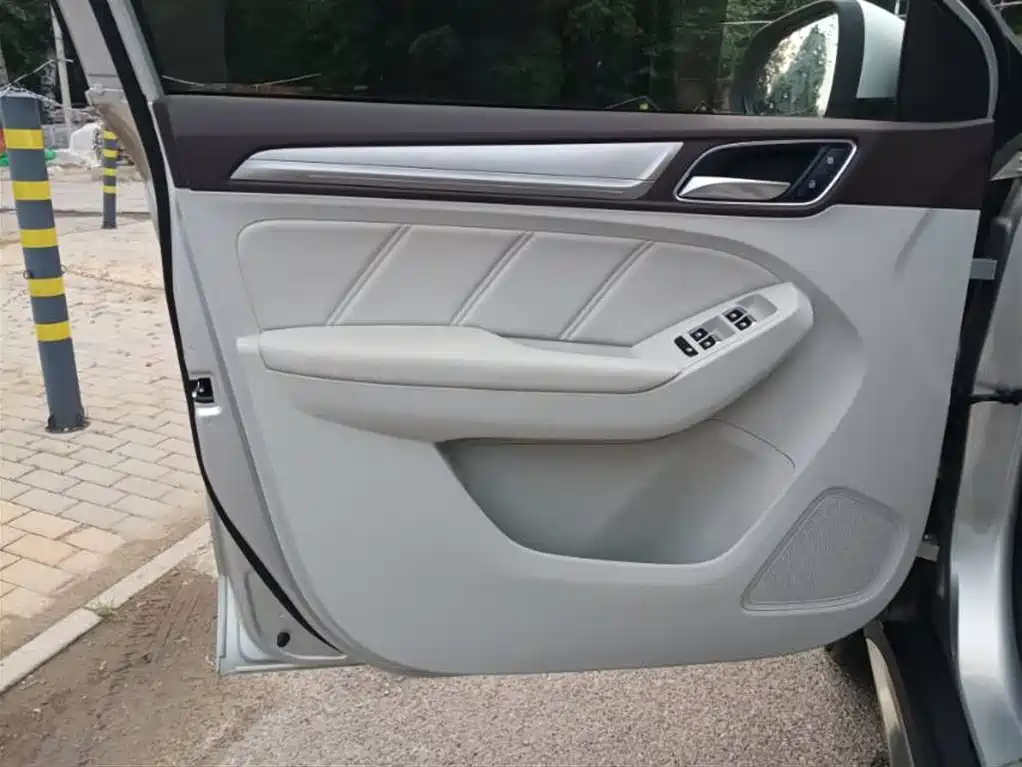 Roewe RX5 New Energy 2018
