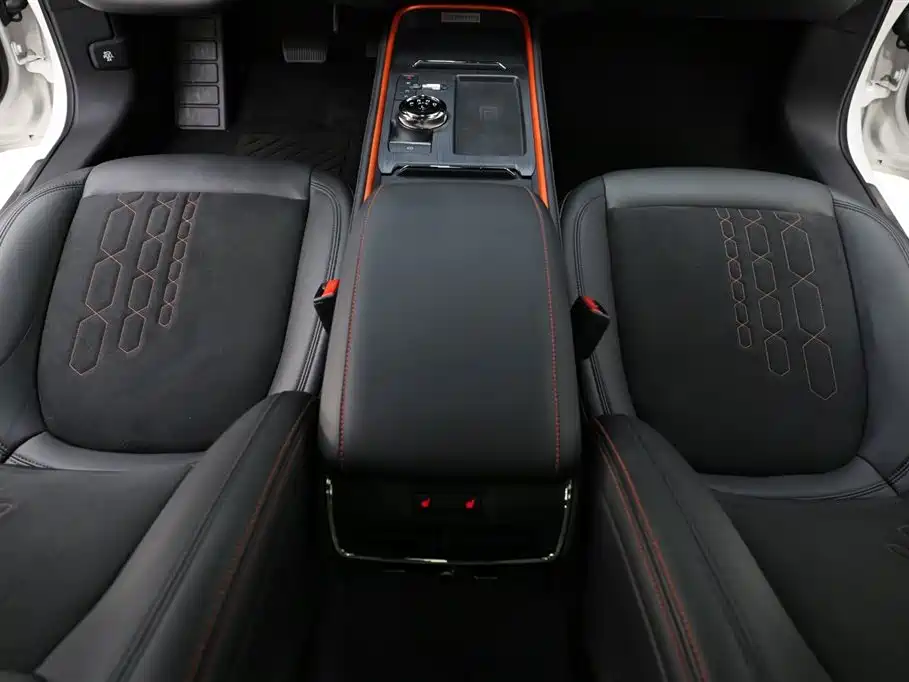 Ford EVOS 2022 — фото 10
