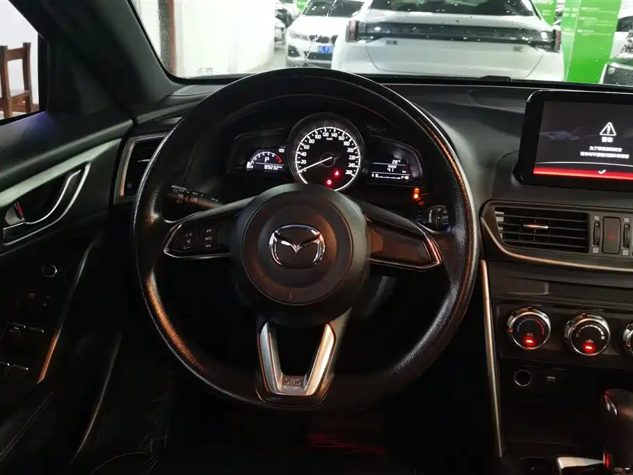Mazda CX-4 2019 — фото 15