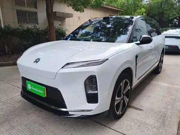 NIO ES8 2025