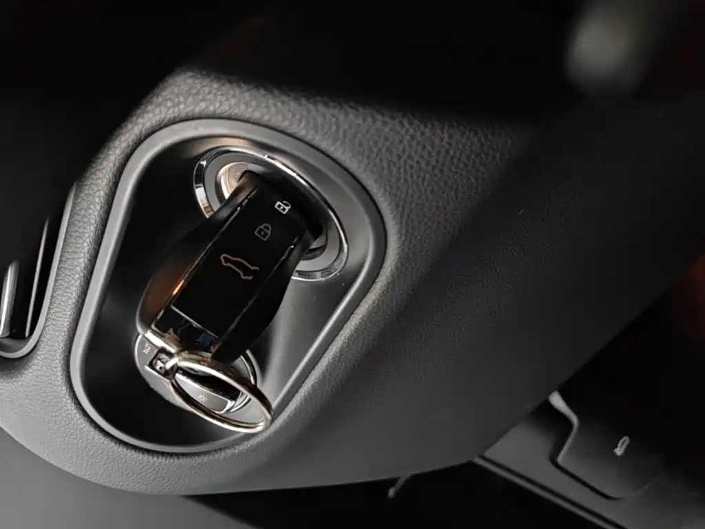 Porsche Macan 2021 — фото 9