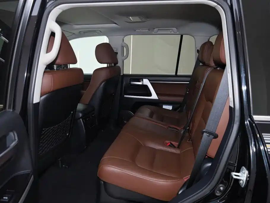 Toyota Land Cruiser 2019 — фото 18