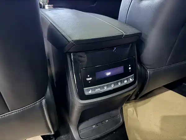 Roewe RX9 2023