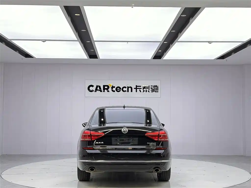 Volkswagen Passat 2017 — фото 13