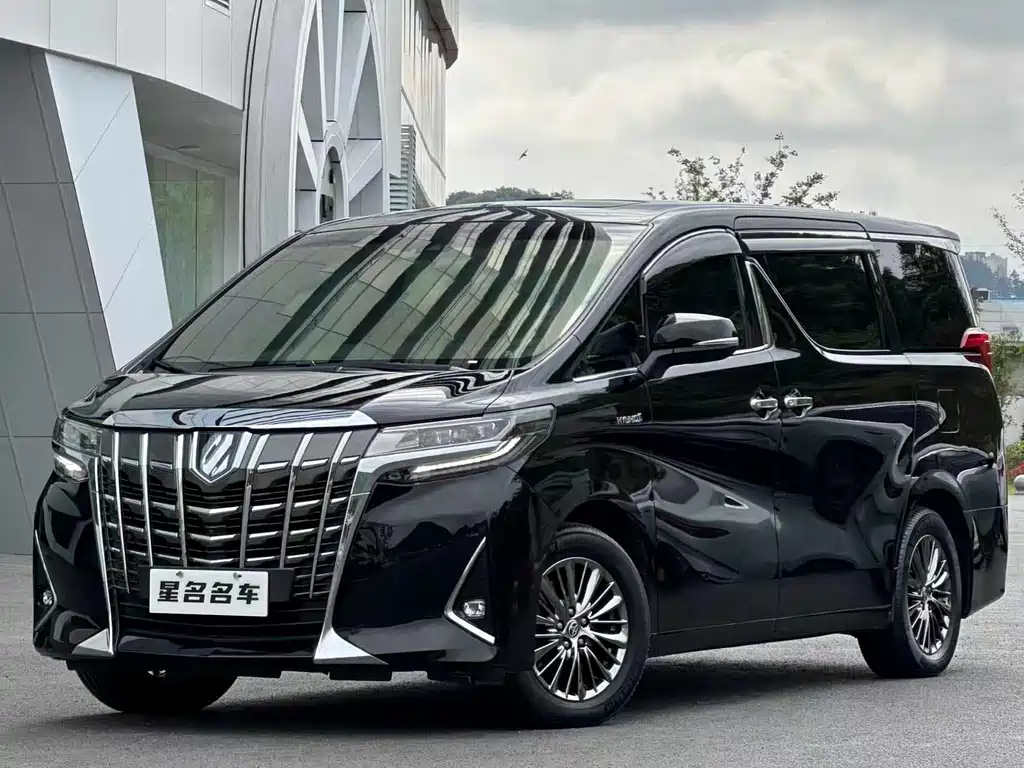 Toyota Alphard 2023 — фото 1