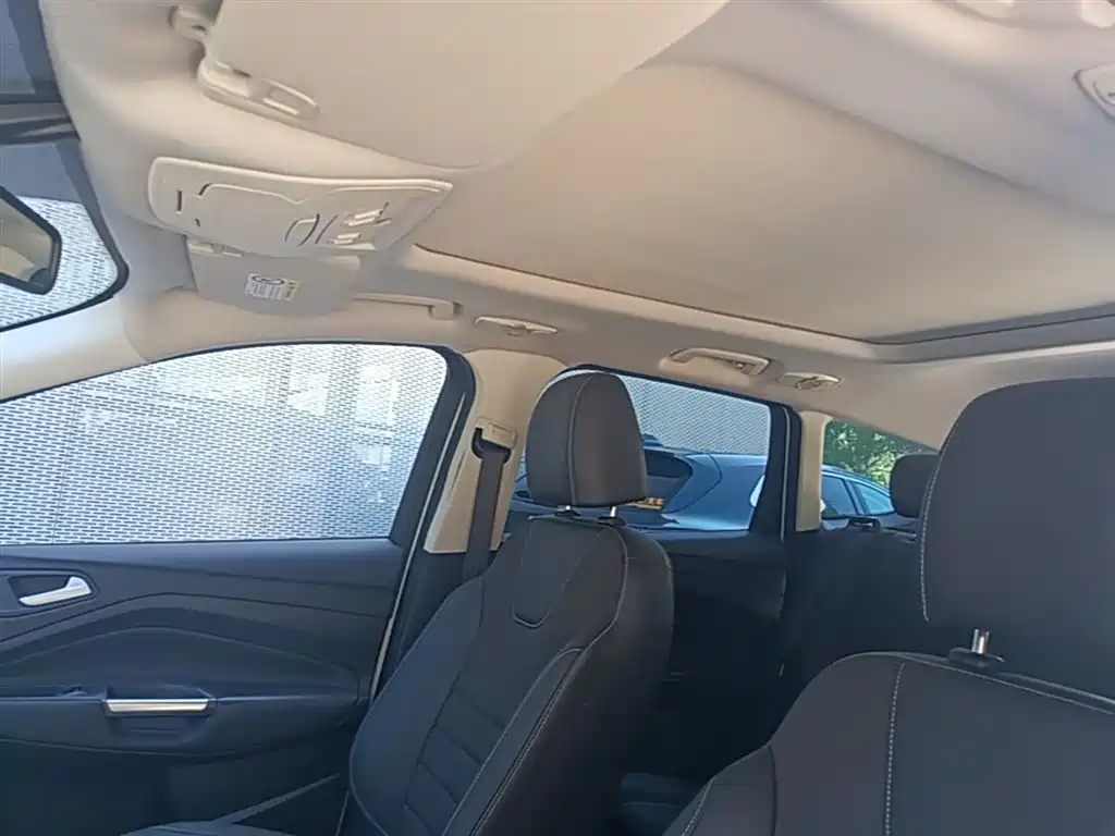 Ford Kuga 2015 — фото 18