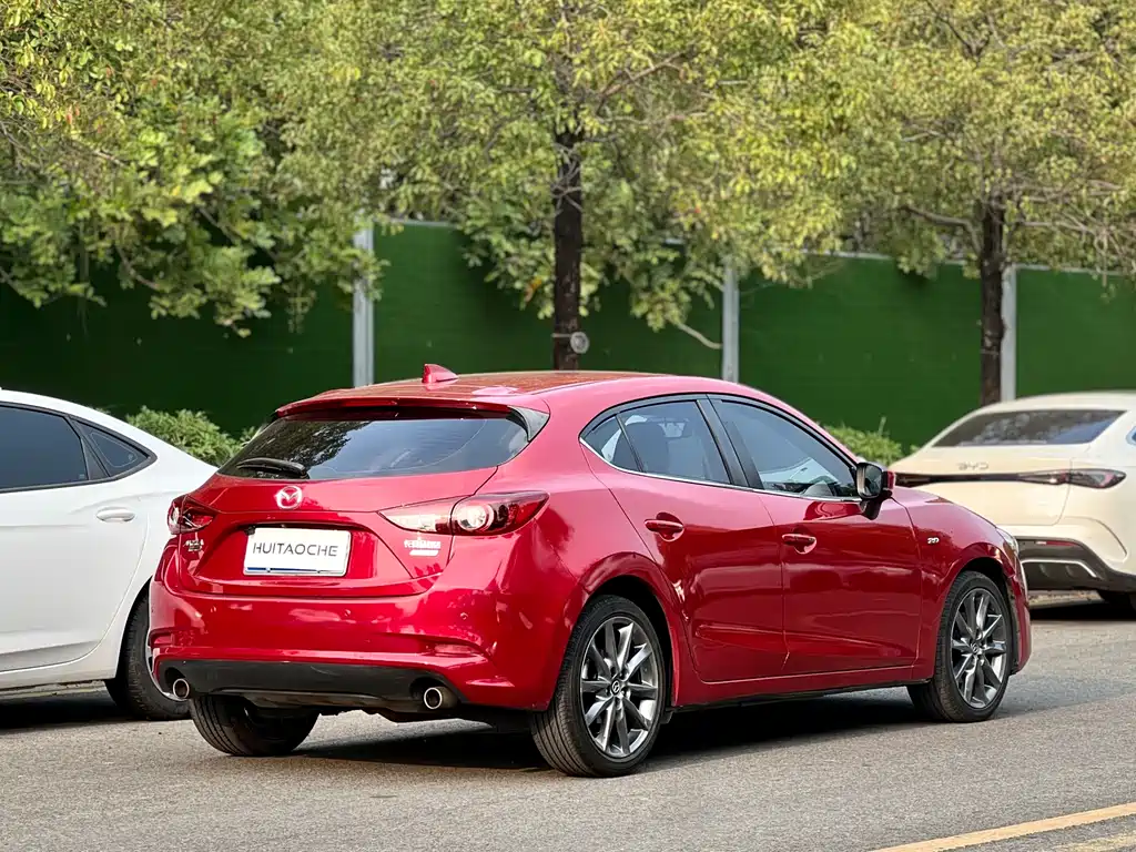 Mazda 3 Axela 2018 — фото 14