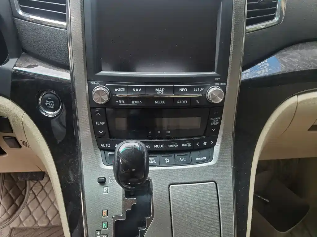 Toyota Alphard 2016 — фото 11