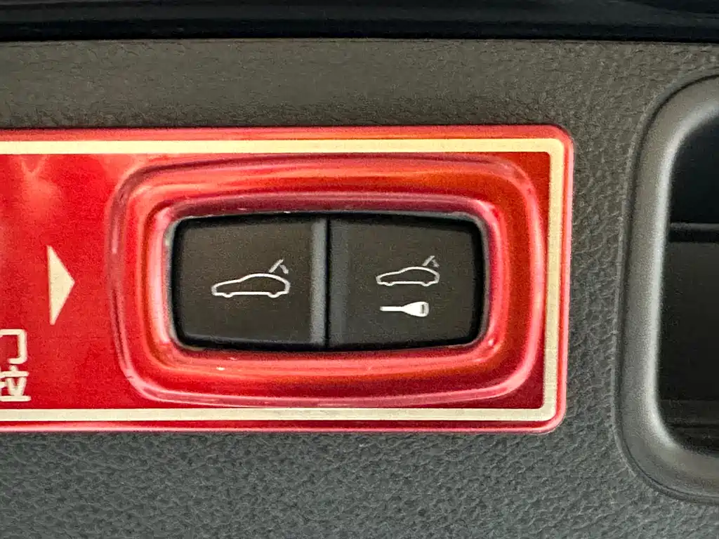 Porsche Macan 2022 — фото 27