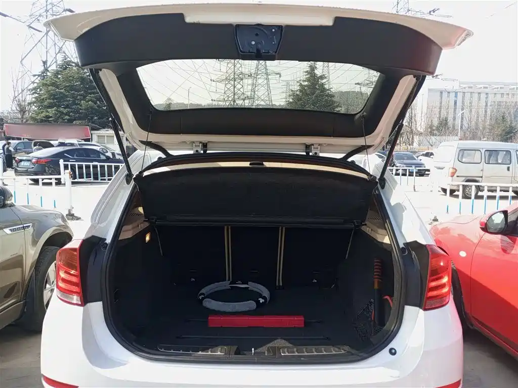 BMW X1 2015 — фото 15