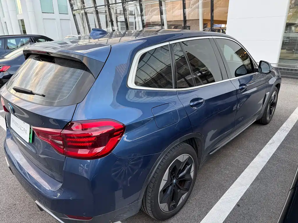 BMW iX3 2021 — фото 12