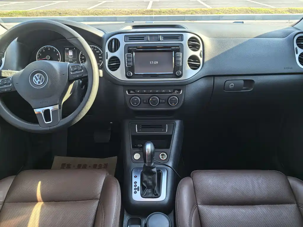 Volkswagen Tiguan 2015 — фото 12