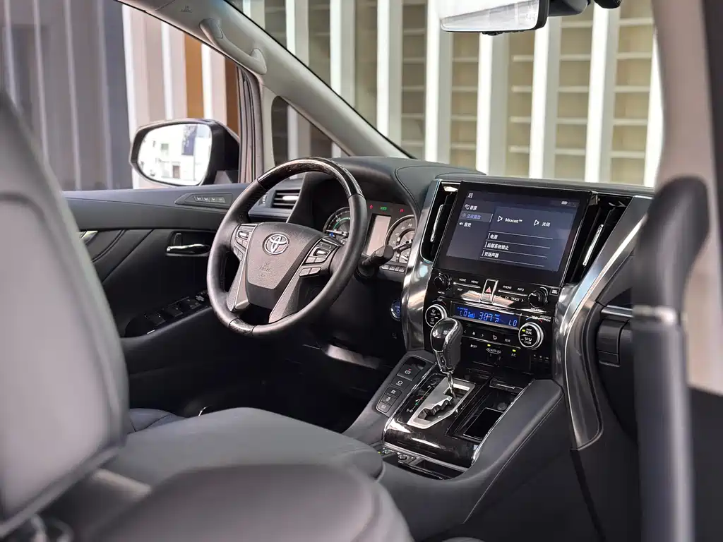 Toyota Vellfire 2022 — фото 27