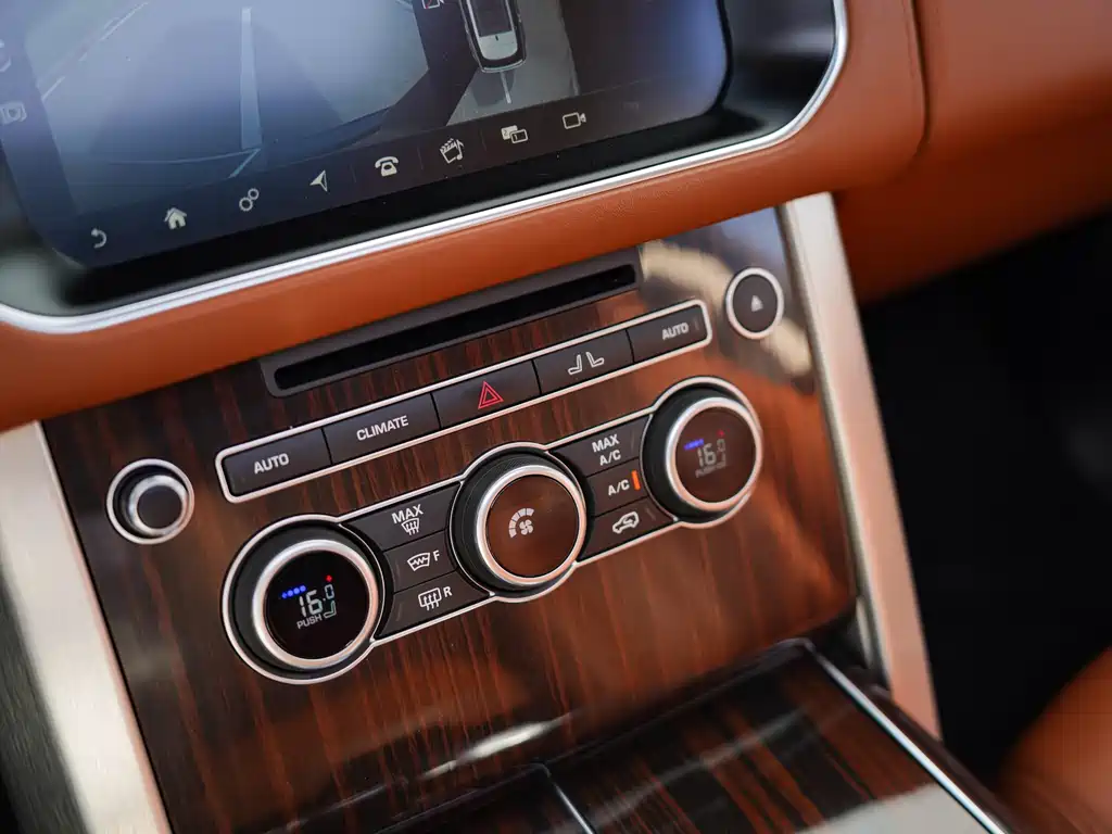 Land Rover Range Rover 2017 — фото 30
