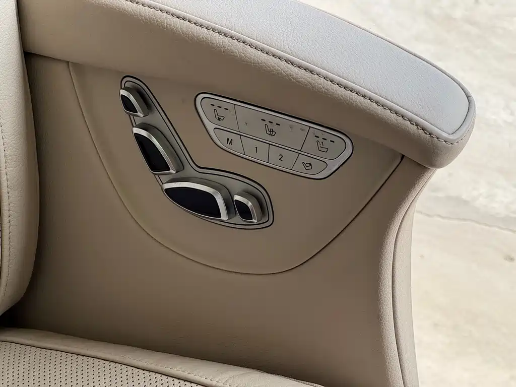 Mercedes-Benz V-Class 2017 — фото 15