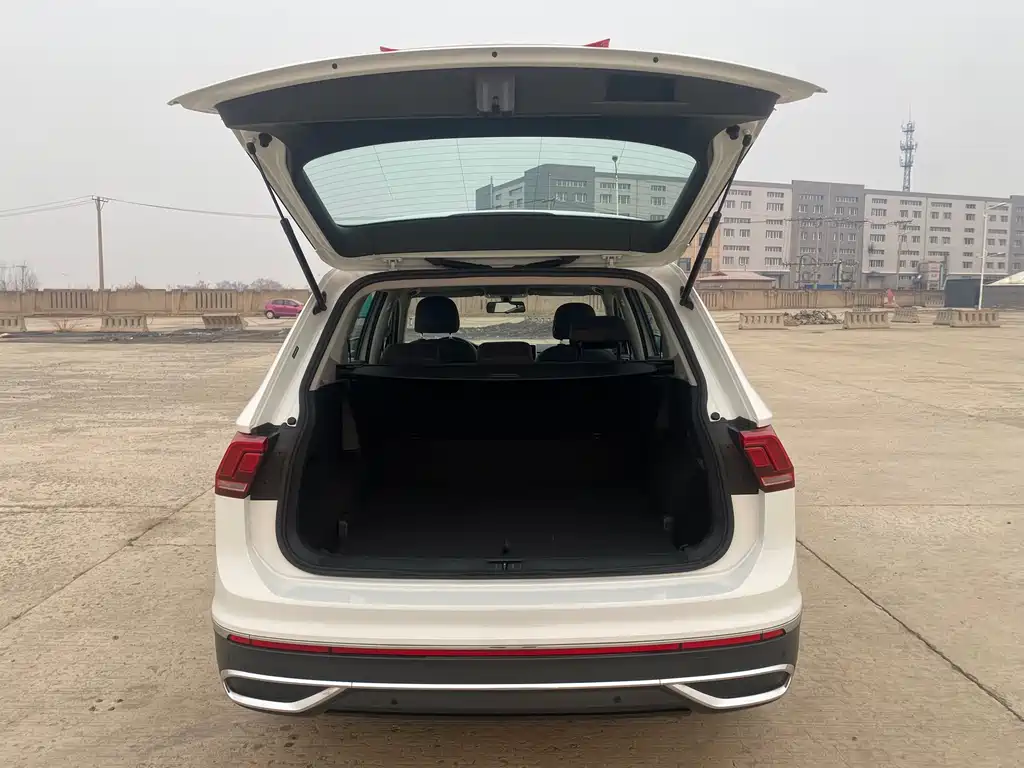 Volkswagen Tiguan L 2022 — фото 19