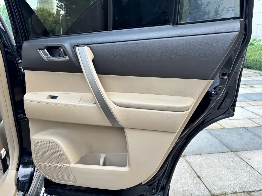 Toyota Highlander 2014 — фото 20