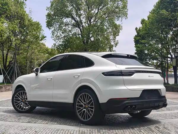 Porsche Cayenne 2022