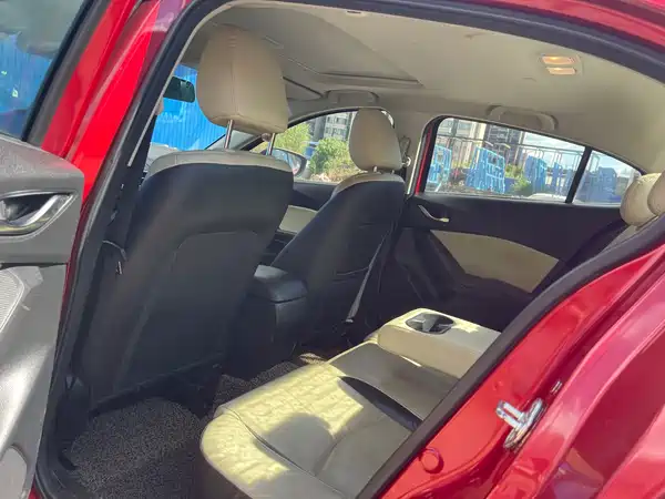 Mazda 3 Axela 2014