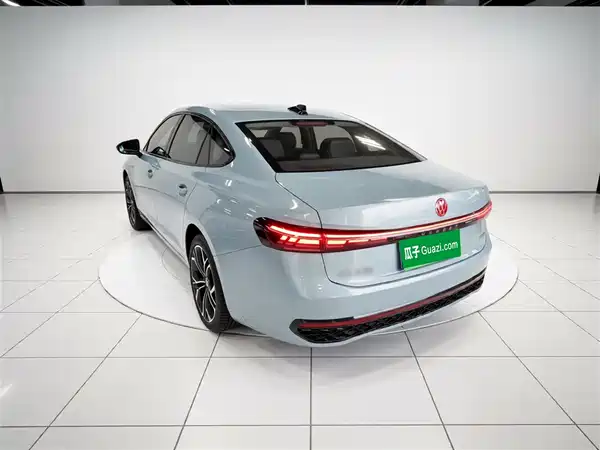 Volkswagen Passat 2025