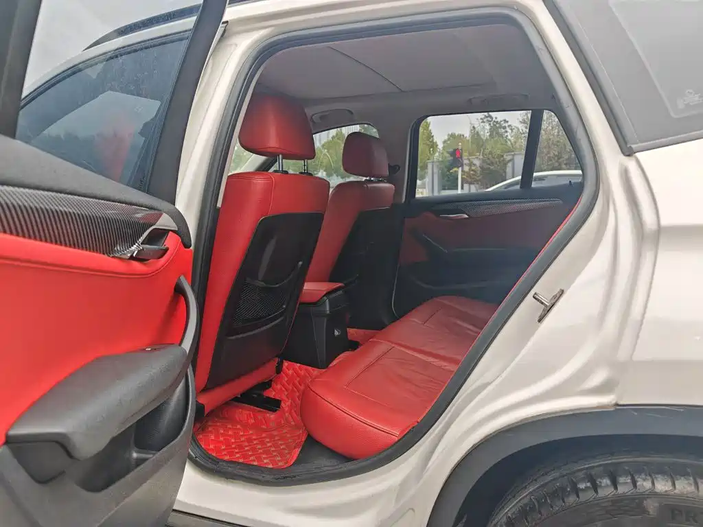 BMW X1 2015 — фото 12