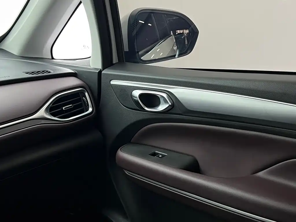 GAC Motor Trumpchi M6 2023 — фото 10