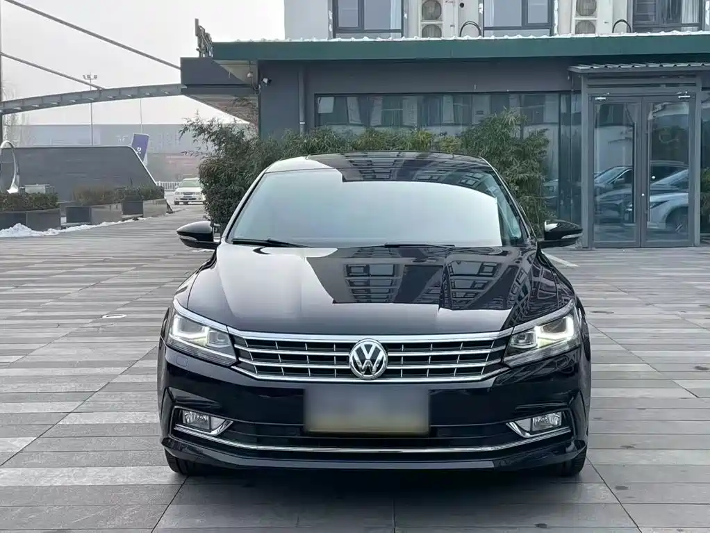 Volkswagen Passat 2017 — фото 23