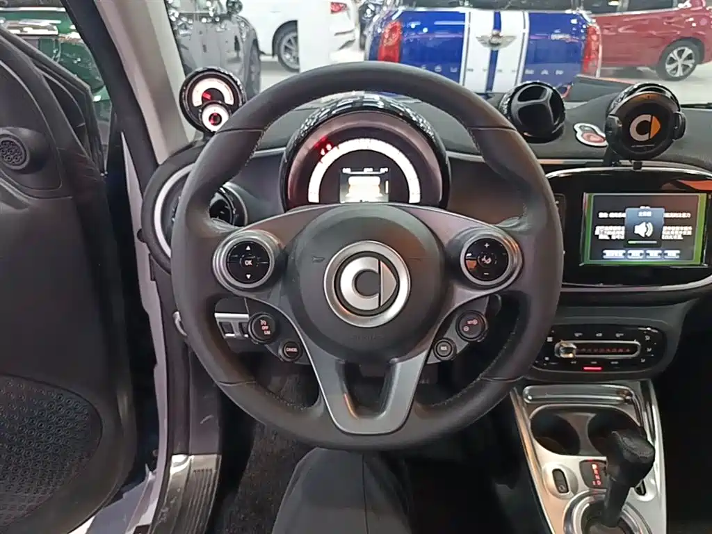 smart Fortwo 2017 — фото 11