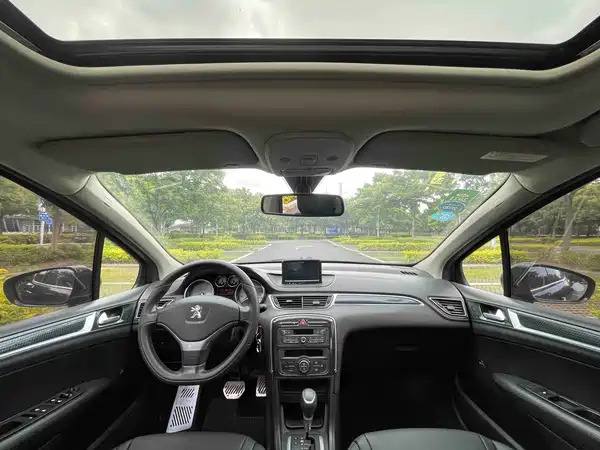 Peugeot 308 2015