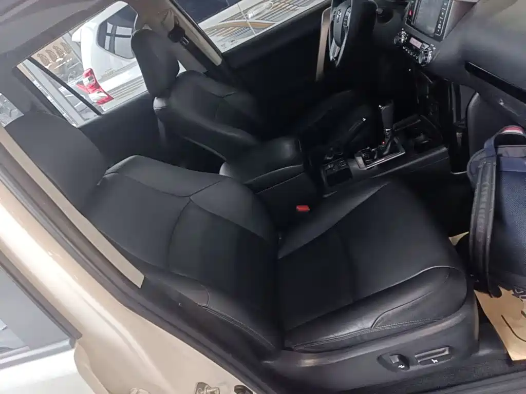 Toyota Prado 2017 — фото 25