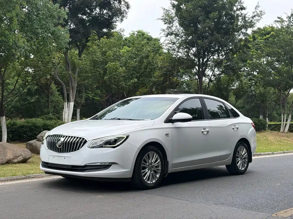 Buick Excelle 2015 — фото 1