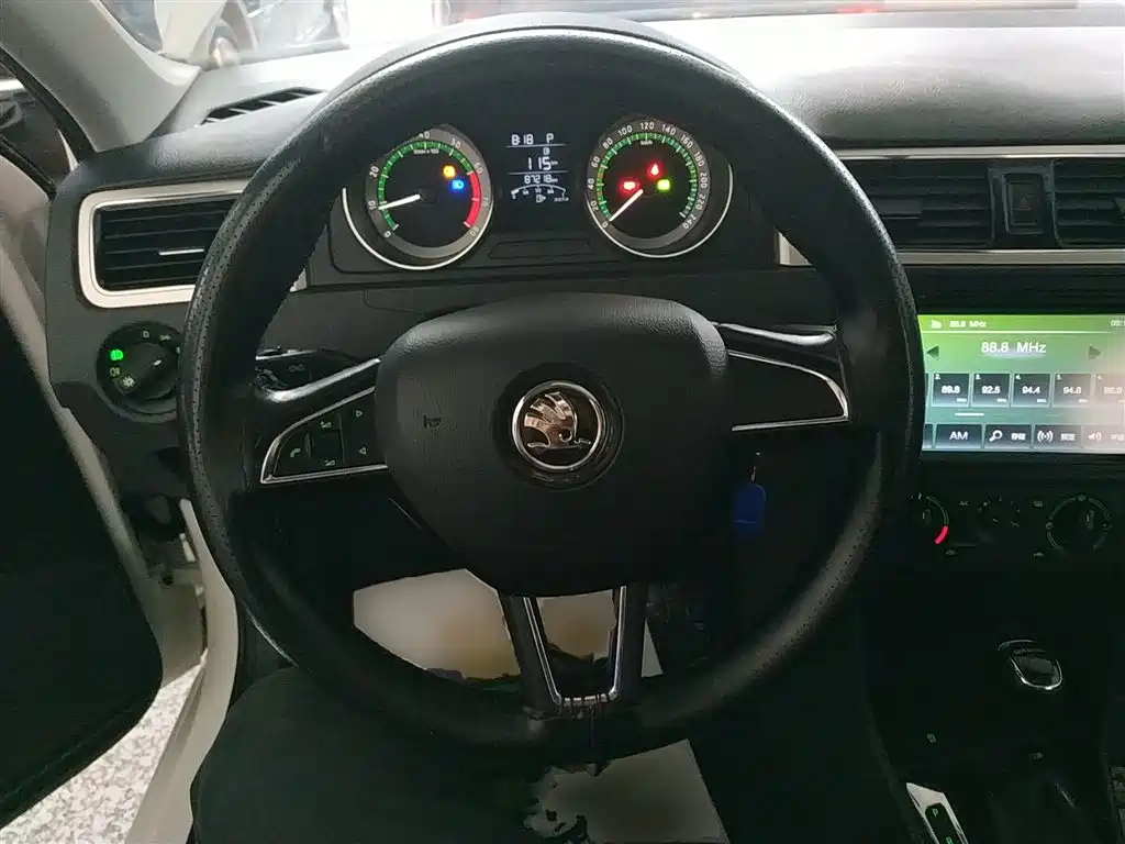 Skoda Rapid Spaceback 2019 — фото 7