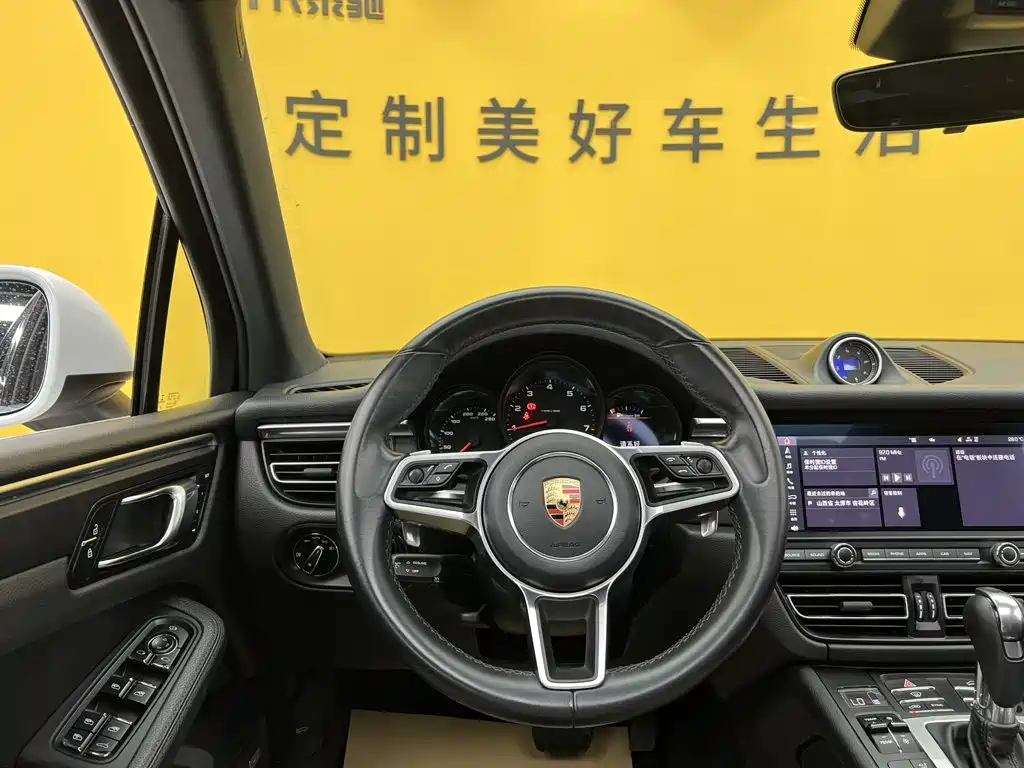 Porsche Macan 2020 — фото 27