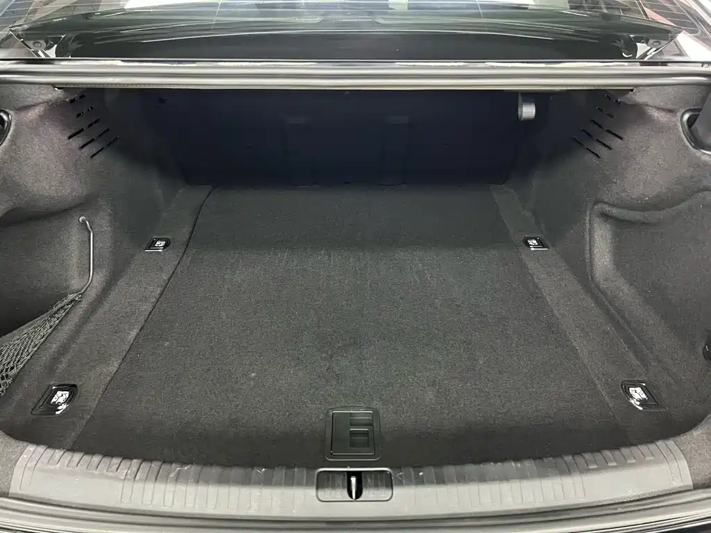 Audi A6L 2023 — фото 27
