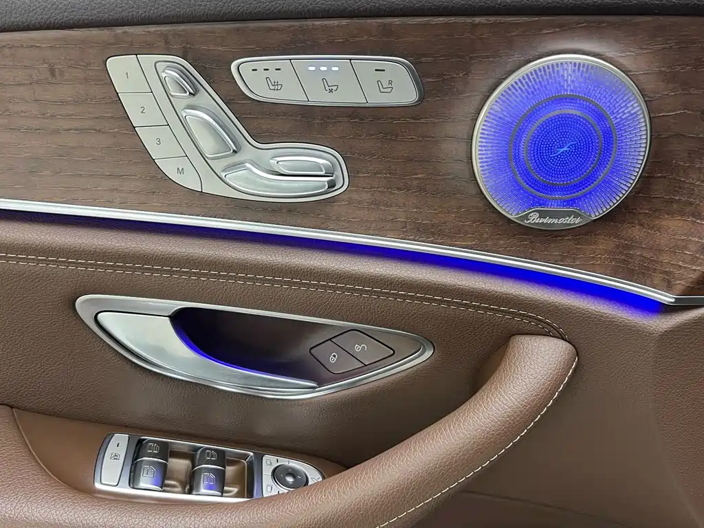 Mercedes-Benz E-Class 2021 — фото 19