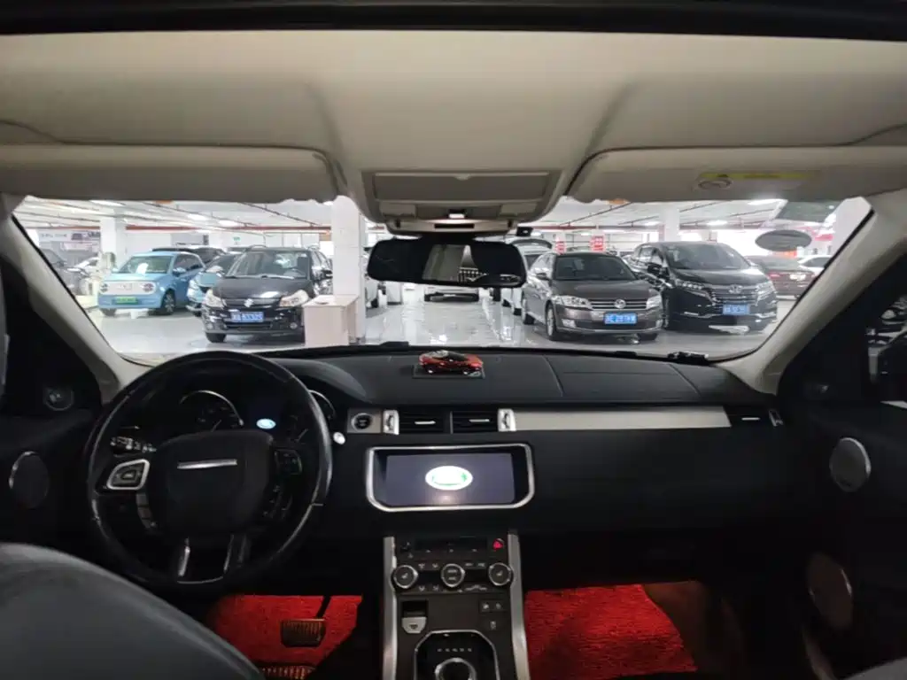 Land Rover Evoque 2019 — фото 18