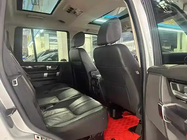 Land Rover Discovery 2015